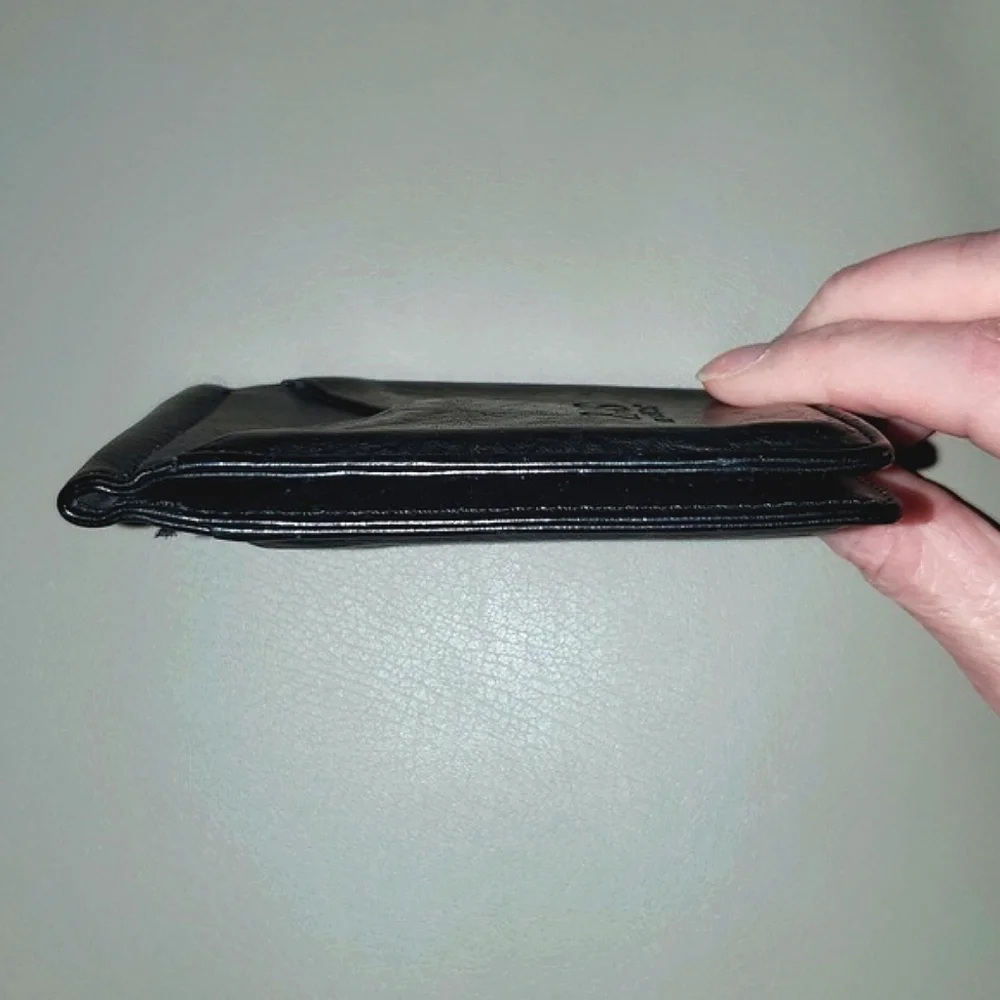 G.H. Bass & Co. Leather Card Holder Money Clip